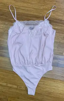 EXPRESS Lace Trim Cami Bodysuit Pink Adjustable Straps Snap Closure Size Small