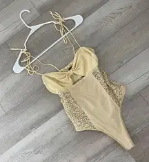 Urban Outfitters Bodysuit bow front lace womens Cream (small) party going out