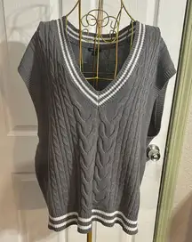 Wild Fable Gray and white Cable Knit V Neck Sweater Vest Size XL