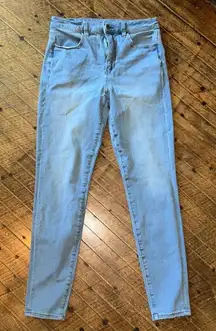 American Eagle 8 light wash super hi-rise normcore jeggings