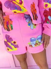 NWT QUEEN OF SPARKLES | Pink Presents Shorts