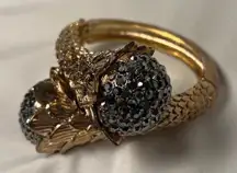 Vintage 80s Large Contrary Art DecoStatement piece Bracelet
Bangle gold toned