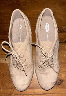 Dr. Scholl's Tan Heeled Lace Up Shoes with Suede Finish, Sz 7