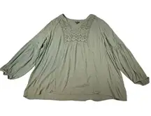 TORRID CRINKLE GAUZE EMBROIDERED TOP WOMEN’S SiZE 4 PRE-OWNED