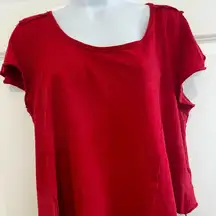 Altadr’d state red flowy cropped tee. Size medium