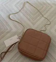 JULES KAE Women’s Tan Quilted Square Skyla Crossbody Bag