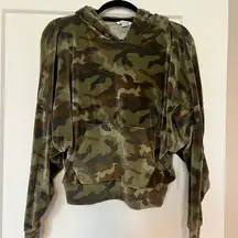 American Eagle Camo Velour Cropped Hoodie