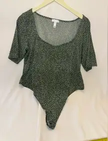 LEITH Bodysuit Short Sleeve Green White Sweetheart Neck Polka Dot 1X
