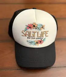 Salt Life‎ **Find Your Paradise** Women’s Trucker Hat