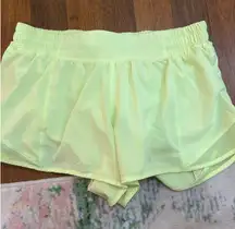 Lululemon Hotty Hot 2.5" Low-Rise Bright Yellow