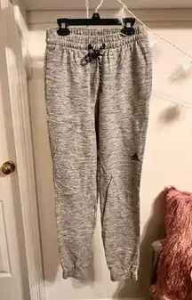 NWOT Adidas Sweatpants Gray Athletic Knit Track Running Jogger