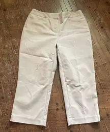 Chico’s Fabulously slimming 0/4 crop cream flat front pants