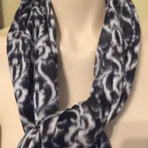 🎀ELEGANT FLEECE SCARF🎀WORN ONCE🎀