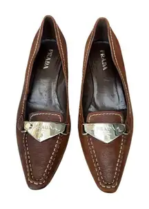 PRADA LEATHER KITTEN HEEL LOAFER PUMP BROWN SIZE 7, EURO 37.5