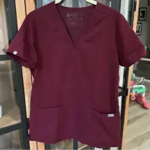 Figs scrubs casma top short sleeve wine raspberry burgundy medical v 3 pockets
