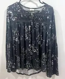 Long bell sleeve dark gray floral oversized peasant top size small