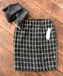 Dressy knee length Calvin Klein skirt🌹NWT
