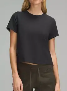 Lululemon Crop Tshirt classic fit cotton blend womens Black (size 10) athleisure