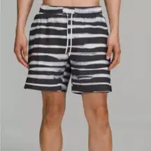 Lululemon Men’s Pool Short 7" Watercolour Stripe Vapor Graphite Grey Size Large