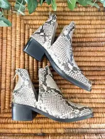 Steve Madden Conspire Studded Snakeskin Ankle Boots Size 6.5 Biker Moto Booties