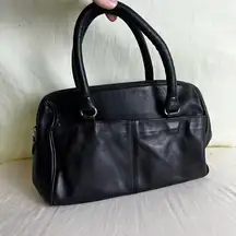 Stone Mountain Black Leather Handbag Small Purse Zip Closure Casual Minimalist