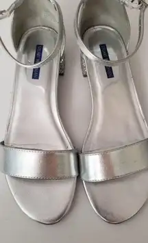 Silver Heels Ladies Size 4