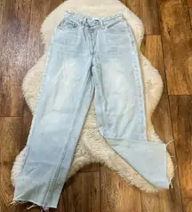 Petal &‎ Pup Light Wash Asymmetrical Button Fly Denim Jeans Women's 0 Raw Hem