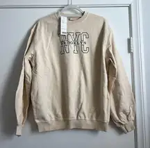 Urban outfitters crewneck 
Size small