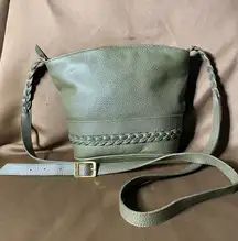 Saddle River Chic Green Leather Bucket Bag