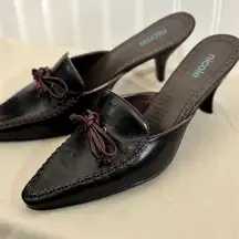 Nicole VTG 90s Brown Leather Mules 6.5 M Kitten Heel Pointed Toe Office Siren