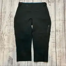 Columbia Omni Shield Black Capri. Size Small.