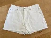 White Fox Boutique - Raw Hem Denim Shorts in White