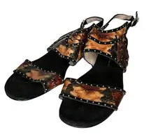 House‎ of Harlow Sandals