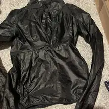 Lululemon black packable windbreaker raincoat s/m