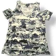 🎈Rock & Republic Camo Cold Shoulder V-Neck Tee Gray Blue Short Sleeve Top M