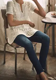 Anthropologie Pilcro & The Letterpress Stet Medium Wash Ankle Crop Mid Rise Jean