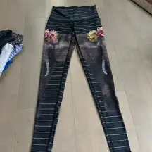 BNWOT Teeki elephant leggings hot pant size XS