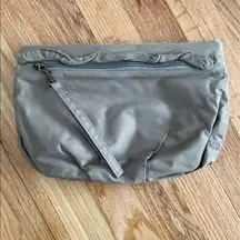 Gap khaki clutch