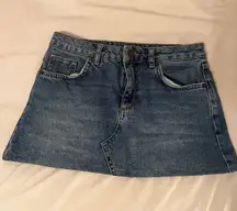 low rise denim skirt size small/22-24