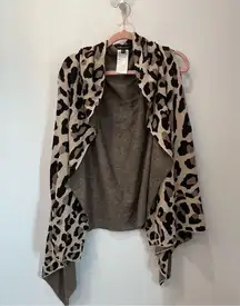 Collen Lopez leopard animals print cardigan shawl short sleeve vest Medi…