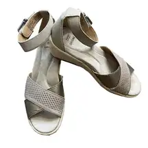 Earth Origins Women's Platinum Naples‎ Natasha Leather Sandals Neutral Size 7M