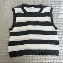 Aster sweater tank size M