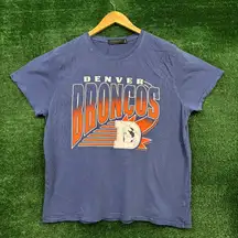 Denver Broncos blue T-Shirt Size Large 