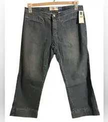 GAP Indigo Denim. Womens Capri/Cropped with Front Slit Pockets. Size 10. NWT