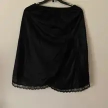 Mei Lin 1980’s black waist half slip knee length side slit midi small nylon lace