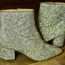 Betsy Johnson Kyla Rhinestone Sparkling Silver Ankle Boots size 7.5 new