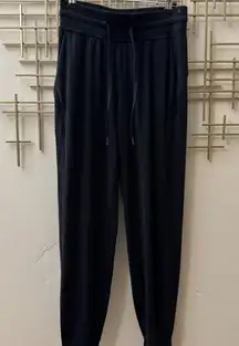 Lululemon Scuba soft Joggers (size 4)