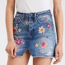 AMERICAN EAGLE OUTFITTERS Blue Washed Embroidered
Denim Mini Pure Cotton Skirt 8