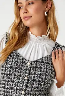 Lulus Upscale Instinct Black and Silver Tweed
Button-Front Tank Top size XS