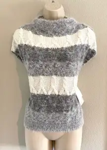 NWT Melrose & Market mock turtle neck short sleeved sweater. Sz M